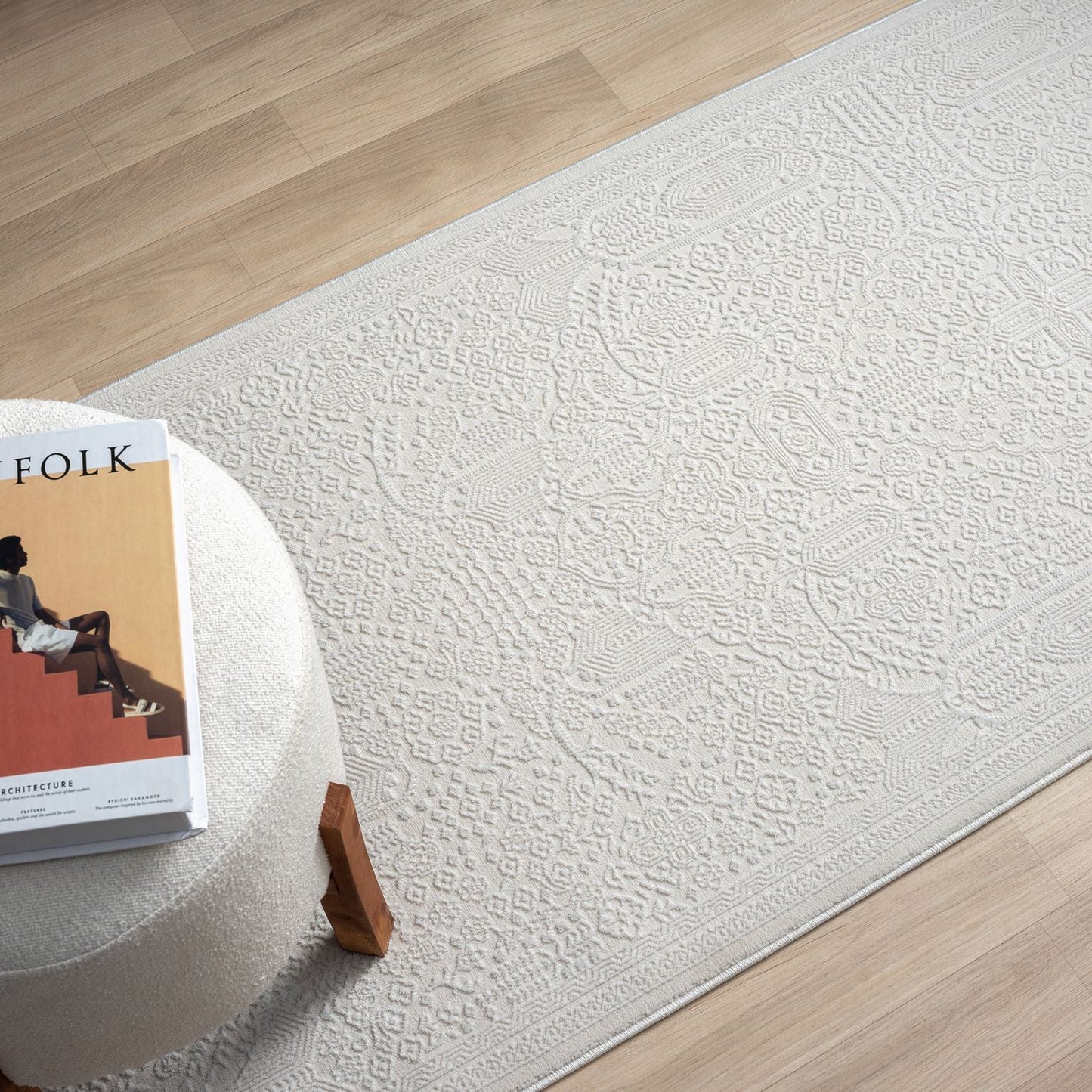Fable 471  Runner Ivory