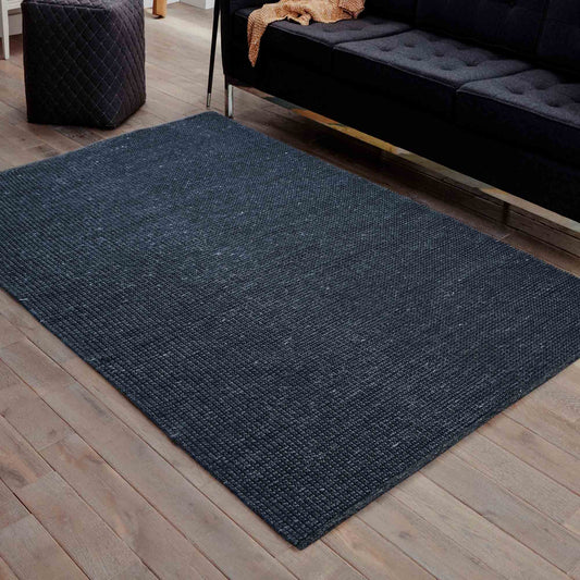 De Luxe Black